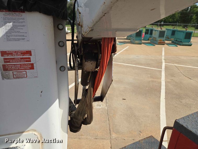 image for item EW0386 2004 Chevrolet C4500 bucket truck