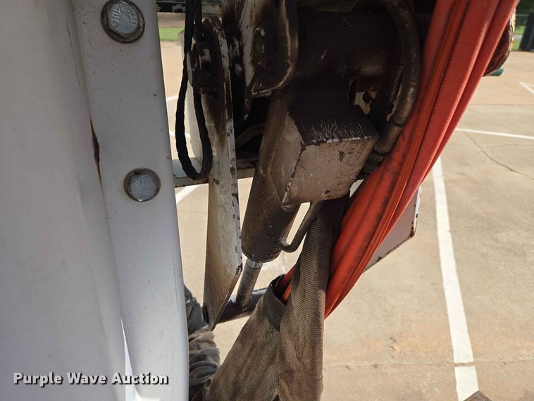 image for item EW0386 2004 Chevrolet C4500 bucket truck