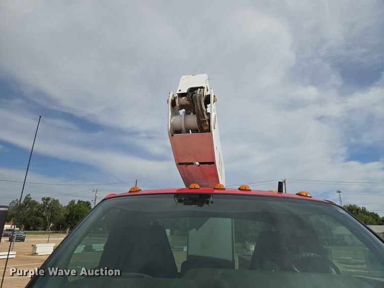 image for item EW0386 2004 Chevrolet C4500 bucket truck