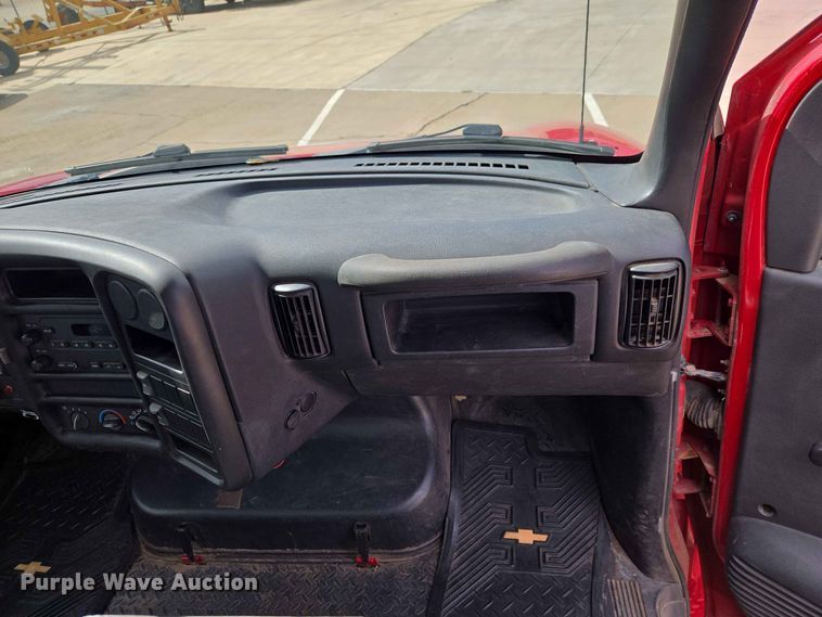 image for item EW0386 2004 Chevrolet C4500 bucket truck