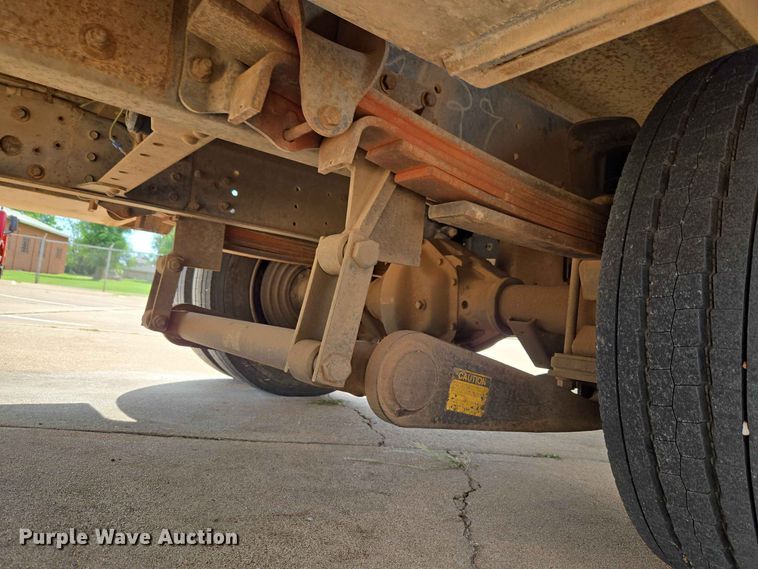 image for item EW0386 2004 Chevrolet C4500 bucket truck