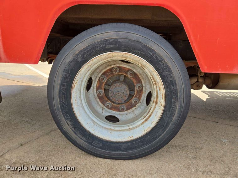 image for item EW0386 2004 Chevrolet C4500 bucket truck