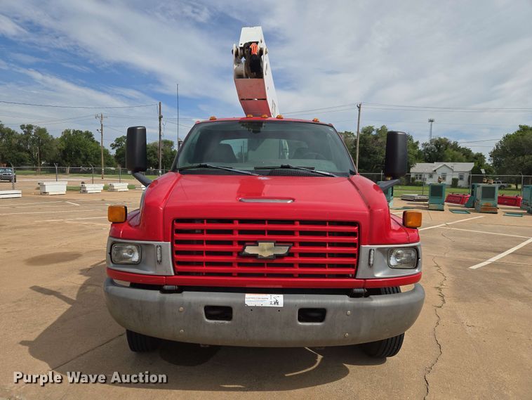 image for item EW0387 2004 Chevrolet C4500 bucket truck