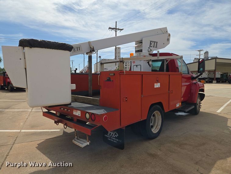 image for item EW0387 2004 Chevrolet C4500 bucket truck