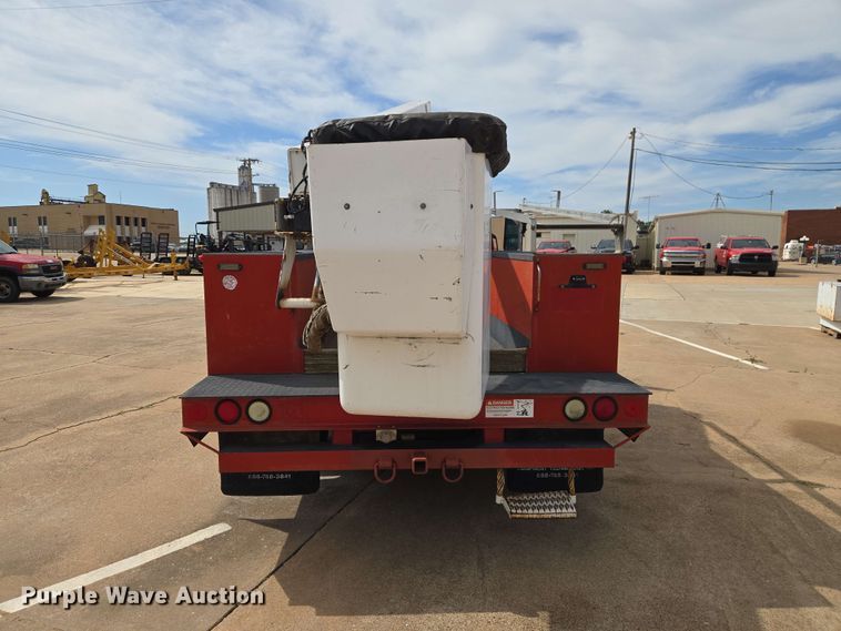 image for item EW0387 2004 Chevrolet C4500 bucket truck