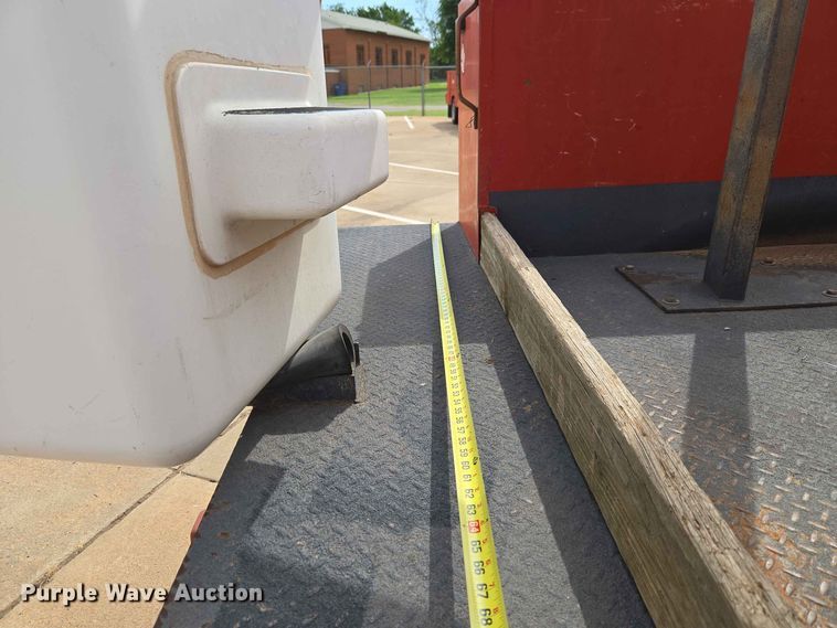 image for item EW0387 2004 Chevrolet C4500 bucket truck