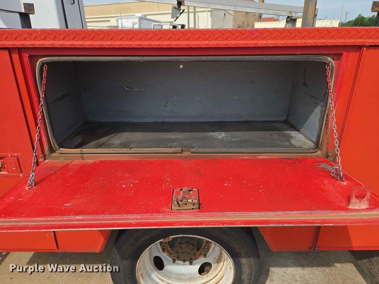 image for item EW0387 2004 Chevrolet C4500 bucket truck