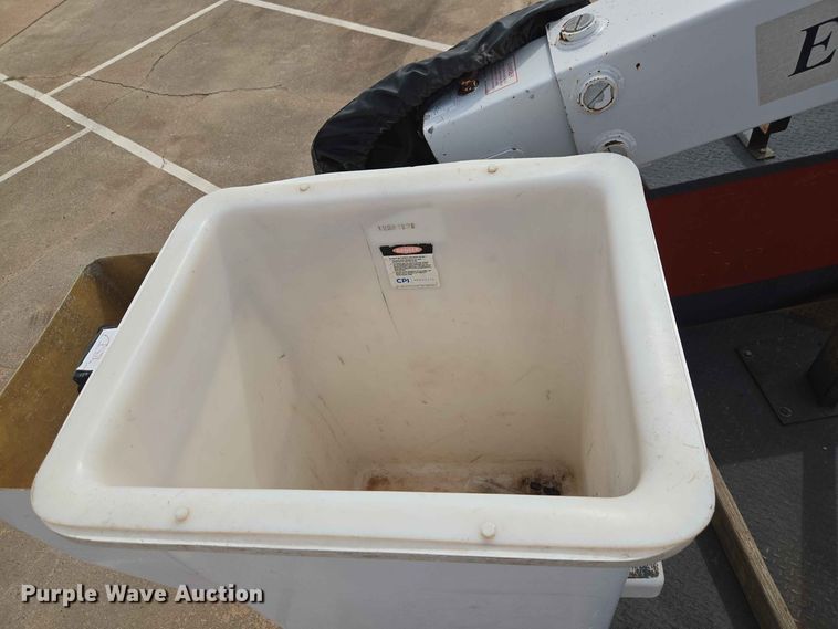 image for item EW0387 2004 Chevrolet C4500 bucket truck