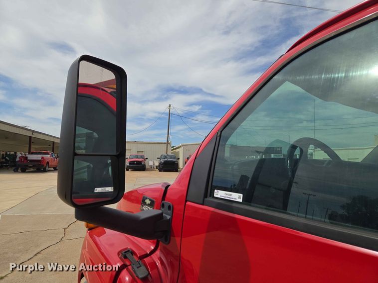 image for item EW0387 2004 Chevrolet C4500 bucket truck