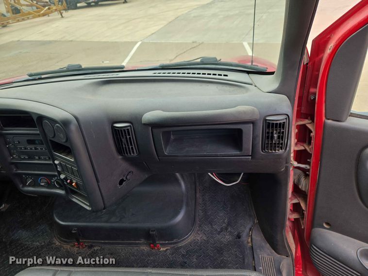 image for item EW0387 2004 Chevrolet C4500 bucket truck