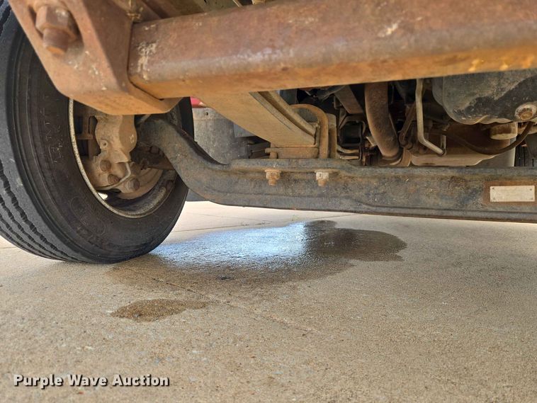 image for item EW0387 2004 Chevrolet C4500 bucket truck