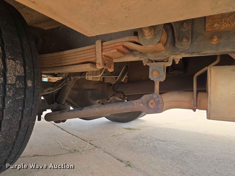 image for item EW0387 2004 Chevrolet C4500 bucket truck