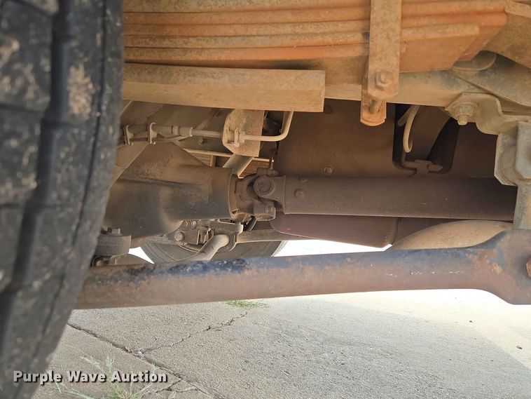 image for item EW0387 2004 Chevrolet C4500 bucket truck