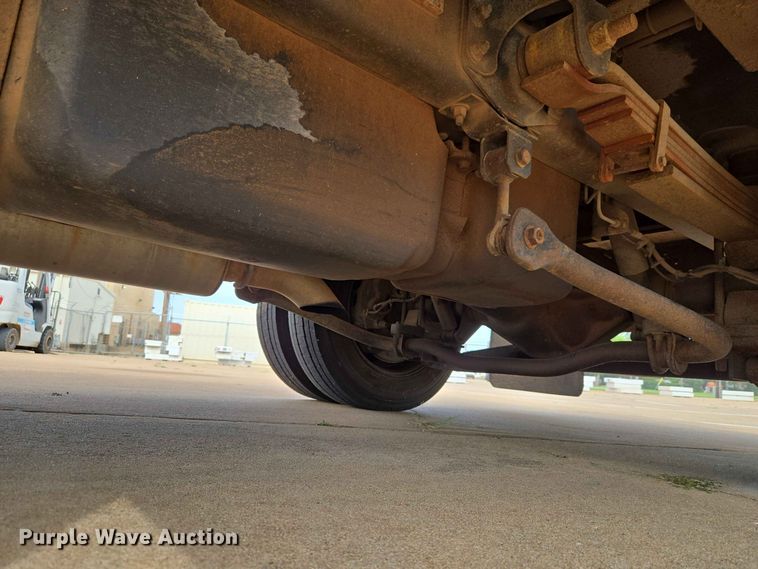 image for item EW0387 2004 Chevrolet C4500 bucket truck