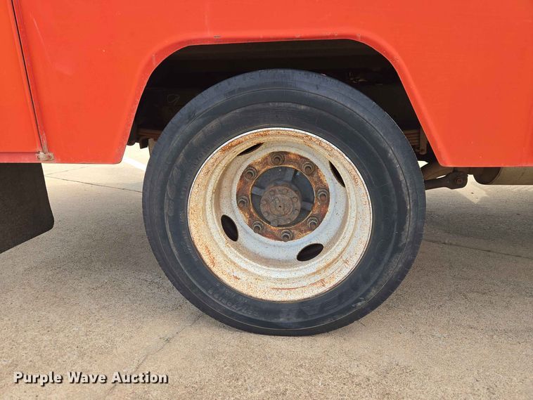 image for item EW0387 2004 Chevrolet C4500 bucket truck
