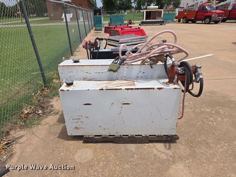 image for item EW0398 (3) fuel tanks