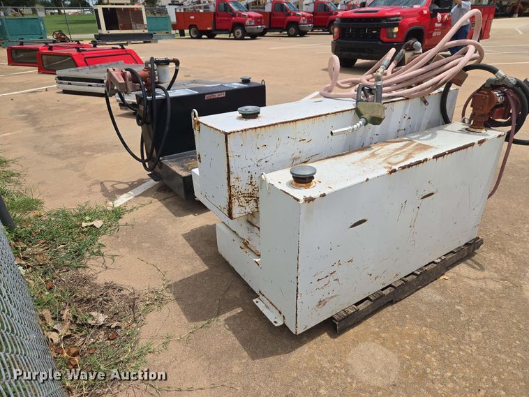 image for item EW0398 (3) fuel tanks