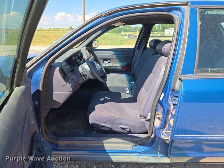 image for item EW0425 1998 Ford Crown Victoria 
