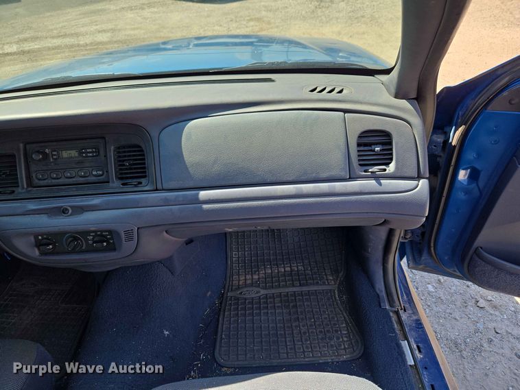 image for item EW0425 1998 Ford Crown Victoria 