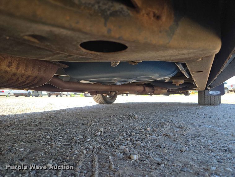 image for item EW0425 1998 Ford Crown Victoria 