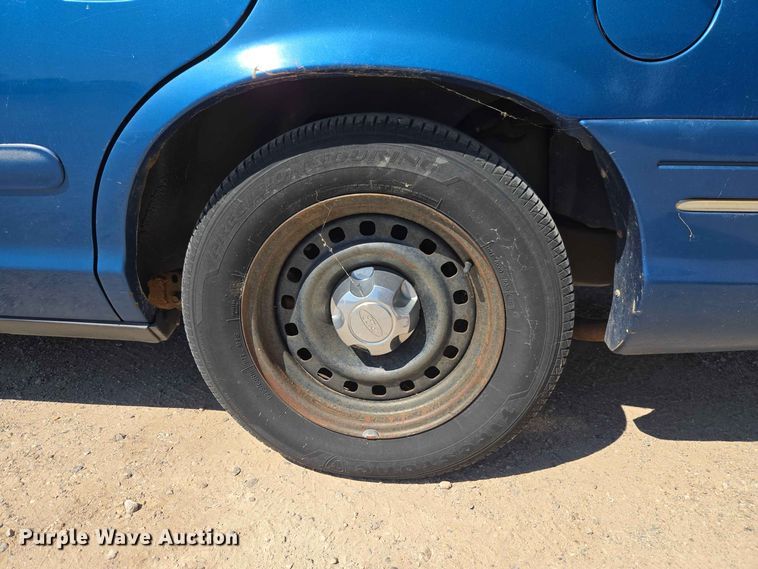 image for item EW0425 1998 Ford Crown Victoria 