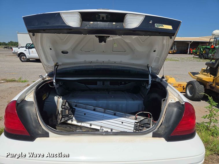 image for item EW0430 2006 Ford Crown Victoria Police Inetceptor 