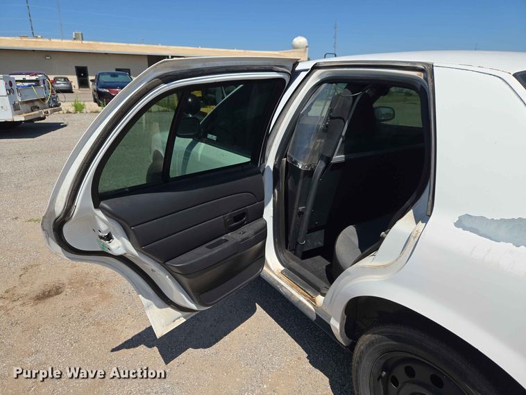image for item EW0430 2006 Ford Crown Victoria Police Inetceptor 