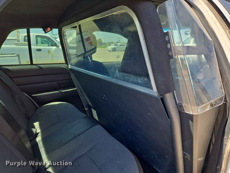 image for item EW0430 2006 Ford Crown Victoria Police Inetceptor 
