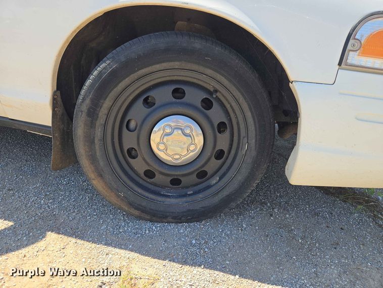 image for item EW0430 2006 Ford Crown Victoria Police Inetceptor 