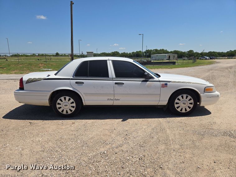 image for item EW0431 2010 Ford Crown Victoria Police Inetceptor 