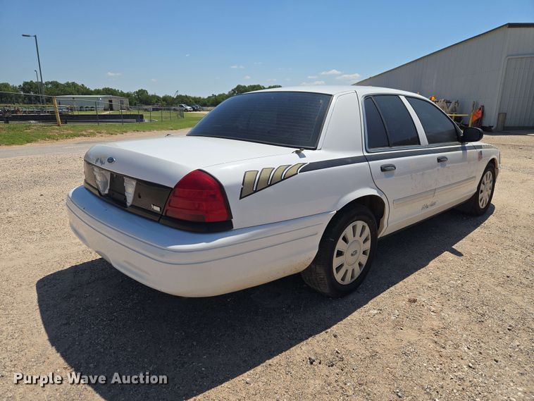 image for item EW0431 2010 Ford Crown Victoria Police Inetceptor 