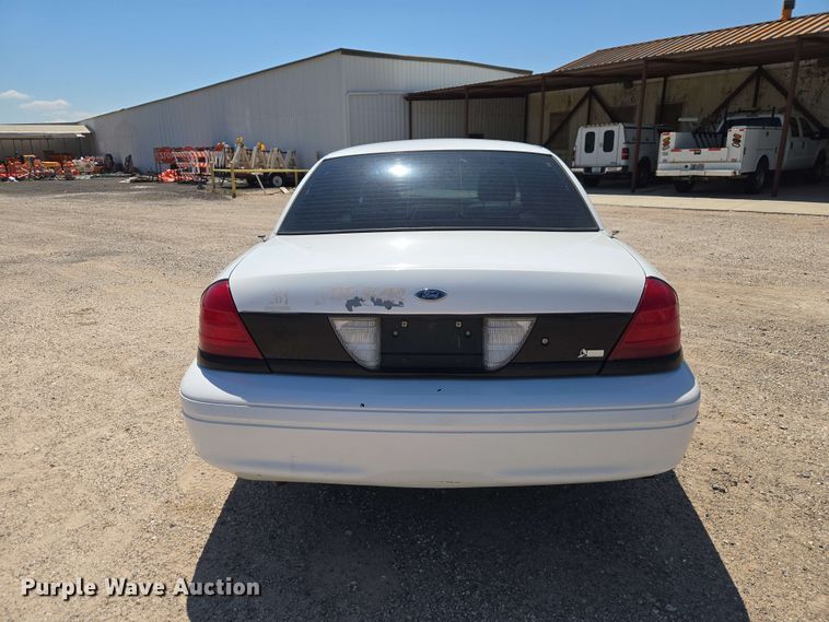 image for item EW0431 2010 Ford Crown Victoria Police Inetceptor 