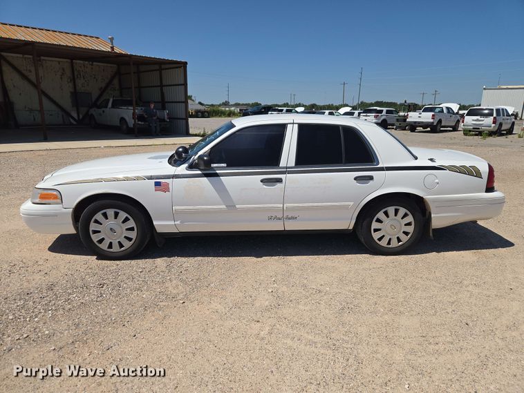 image for item EW0431 2010 Ford Crown Victoria Police Inetceptor 