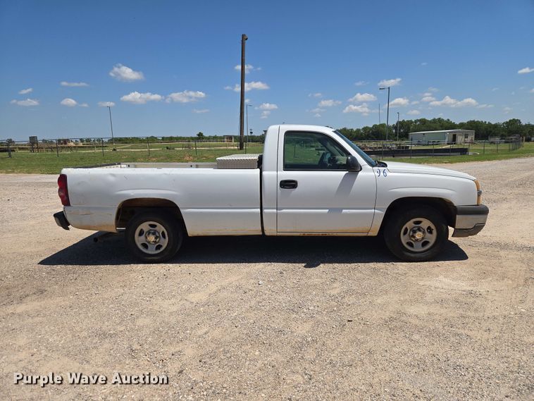 image for item EW0433 2003 Chevrolet Silverado 1500 pickup truck