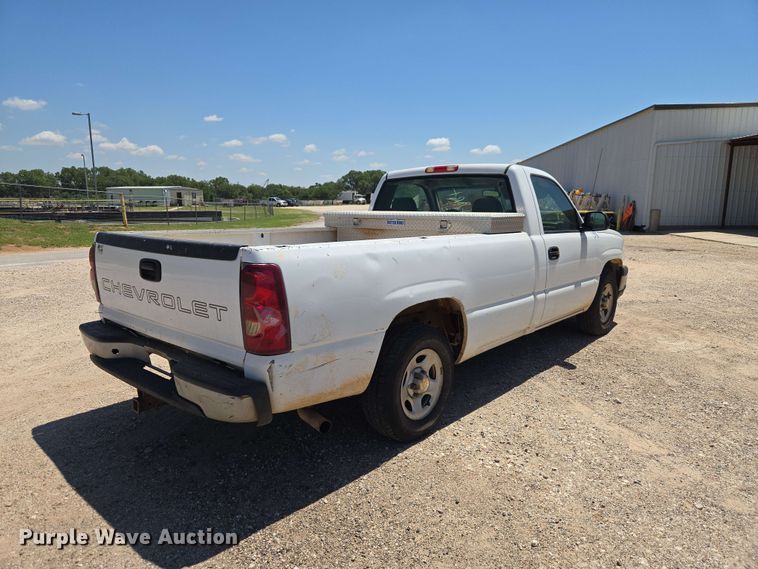 image for item EW0433 2003 Chevrolet Silverado 1500 pickup truck