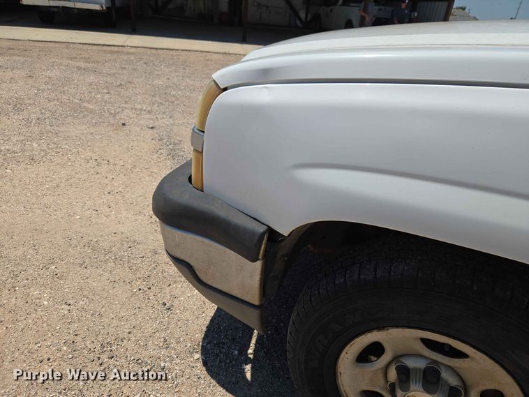 image for item EW0433 2003 Chevrolet Silverado 1500 pickup truck