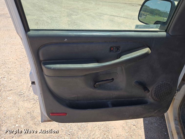 image for item EW0433 2003 Chevrolet Silverado 1500 pickup truck