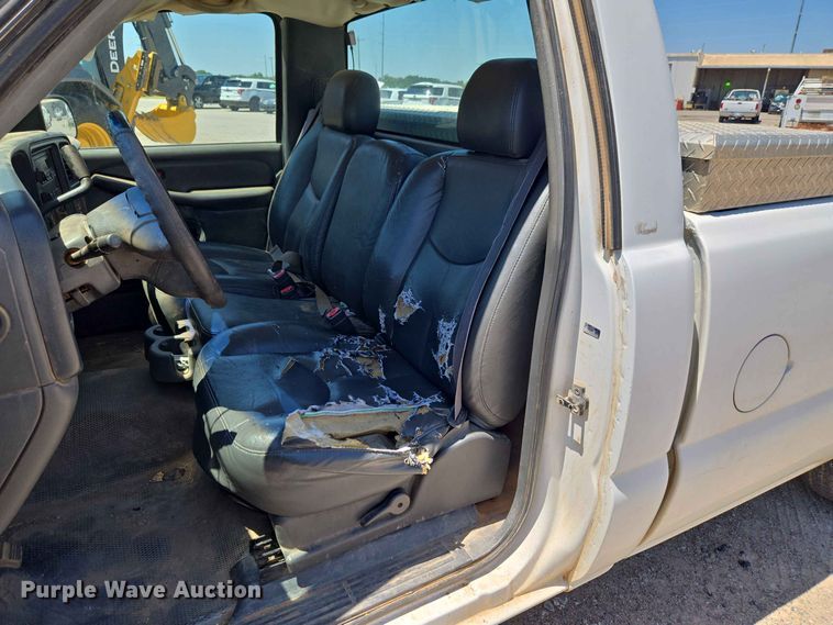 image for item EW0433 2003 Chevrolet Silverado 1500 pickup truck