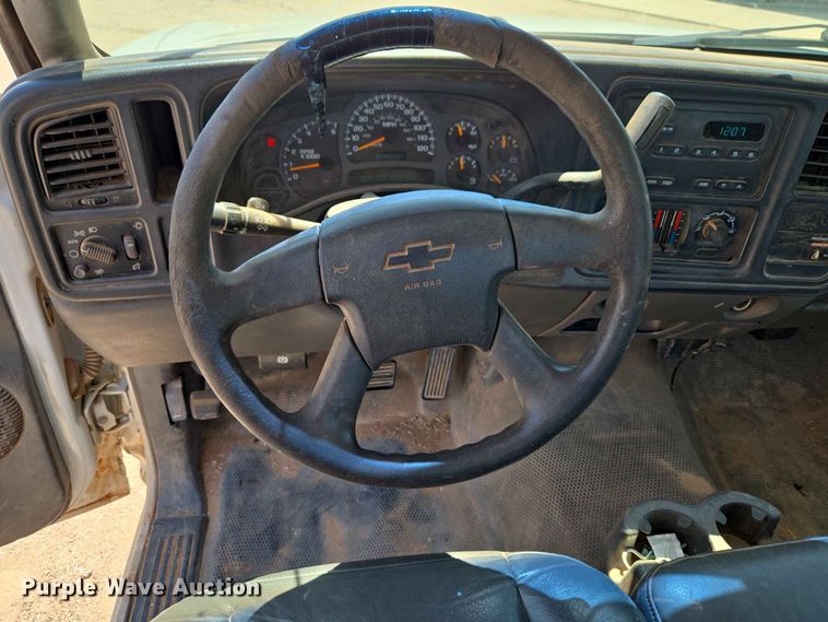 image for item EW0433 2003 Chevrolet Silverado 1500 pickup truck