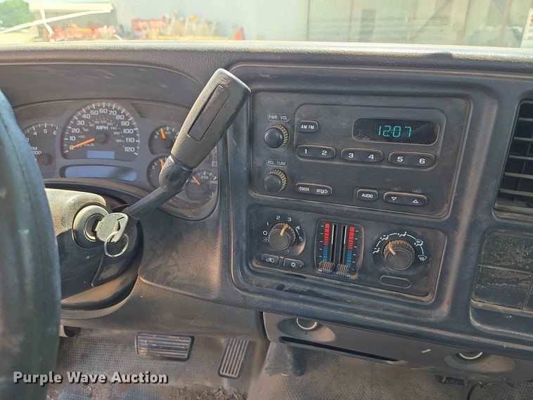 image for item EW0433 2003 Chevrolet Silverado 1500 pickup truck