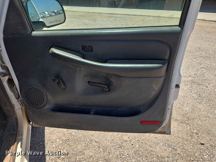 image for item EW0433 2003 Chevrolet Silverado 1500 pickup truck