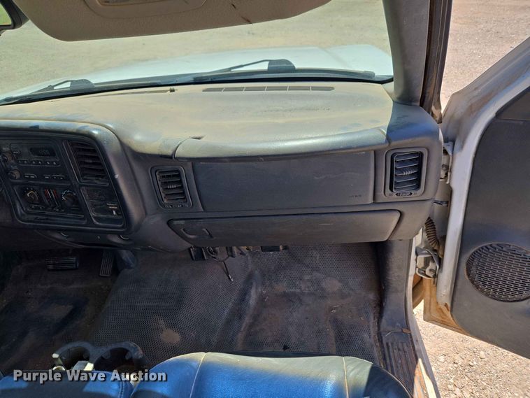 image for item EW0433 2003 Chevrolet Silverado 1500 pickup truck