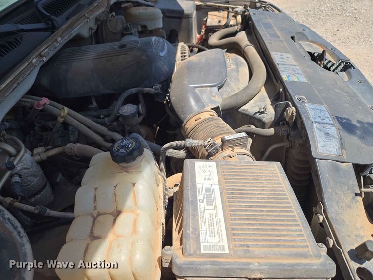 image for item EW0433 2003 Chevrolet Silverado 1500 pickup truck