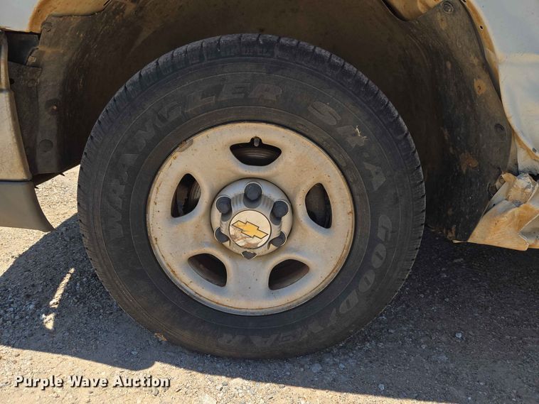 image for item EW0433 2003 Chevrolet Silverado 1500 pickup truck