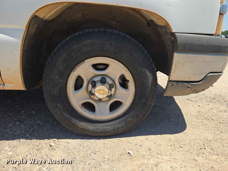 image for item EW0433 2003 Chevrolet Silverado 1500 pickup truck