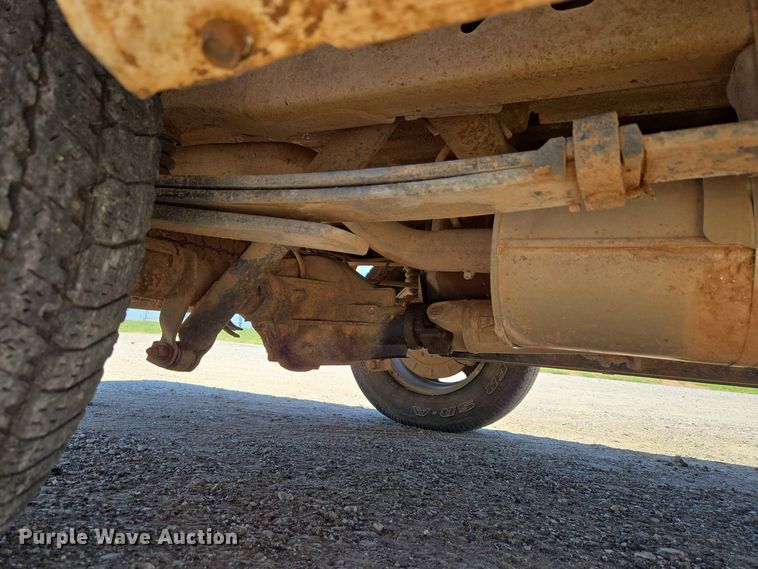image for item EW0433 2003 Chevrolet Silverado 1500 pickup truck