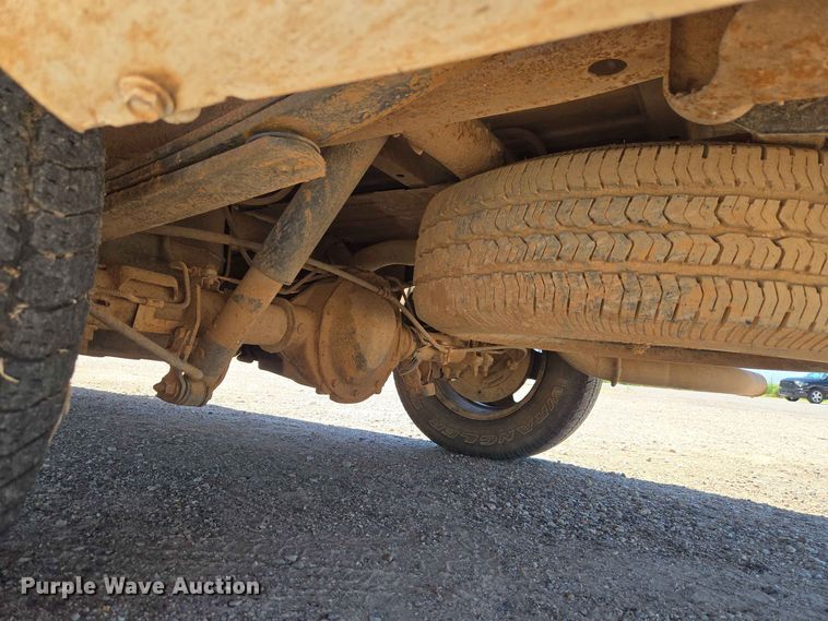 image for item EW0433 2003 Chevrolet Silverado 1500 pickup truck