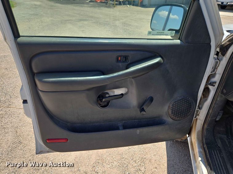 image for item EW0434 2003 Chevrolet Silverado 2500HD Crew Cab utility bed pickup truck