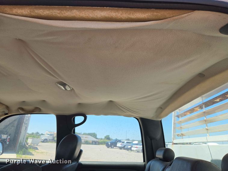 image for item EW0434 2003 Chevrolet Silverado 2500HD Crew Cab utility bed pickup truck