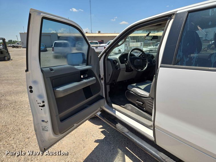 image for item EW0436 2005 Ford F150 Ext. Cab pickup truck